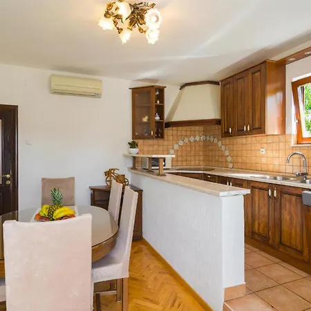 Three-bedroom In Apartament *