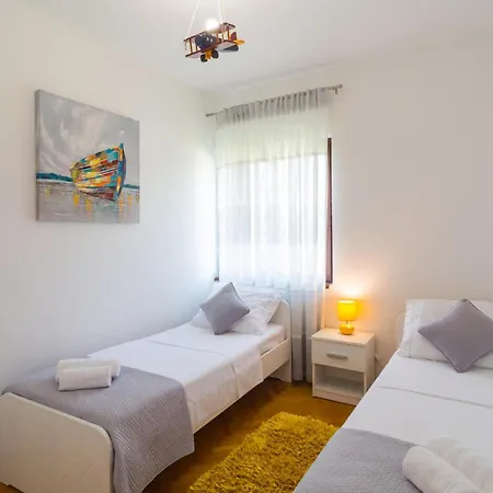 Three-bedroom In Apartament