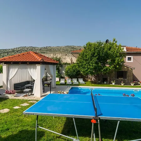 Three-bedroom In * Srinjine